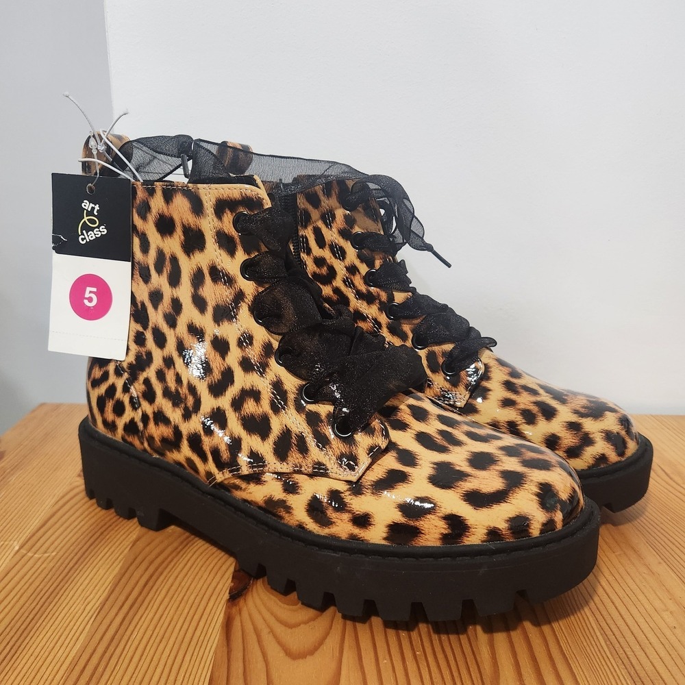 art class Kid's Size 5y Leopard Print Ankle Combat Boots Lace-Up Side Zipper